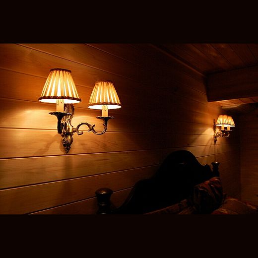 おしゃれな寝室のおすすめ照明―布シェードを被せた本格的クラシックデザインのブラケットライト　WB427/2