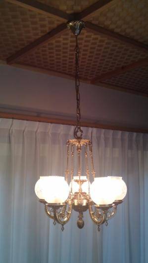 ヴィクトリアンのアンティーク風真鍮製の豪華なシャンデリア　PB776/5―リビングルームのおしゃれな照明