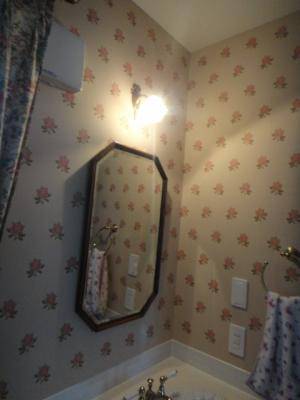 バラの形のおしゃれなトイレ照明-ブラケットライト