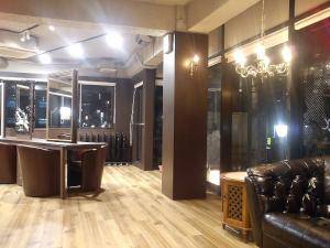 店舗内照明　シャンデリア・ブラケットライト　G01邸