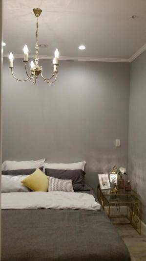 寝室照明にアンティーク風シャンデリア－イギリス製のおしゃれな照明