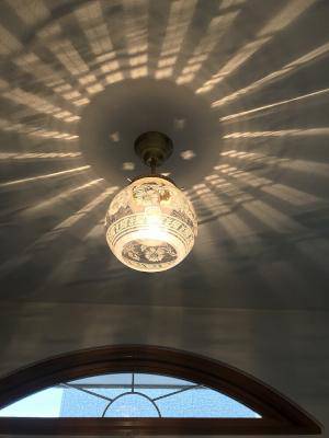 玄関の天井に模様が広がって美しい天井灯-355E/SAT-PB394/H