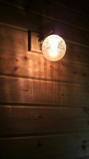 お月さまのような美しいエッチングガラスを用いた照明―おしゃれな玄関の施工例